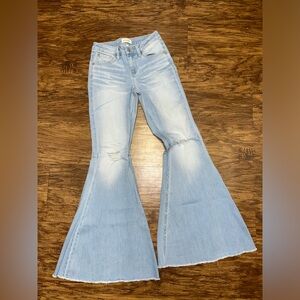☀️Shyanne Flare Leg Jeans Size 27